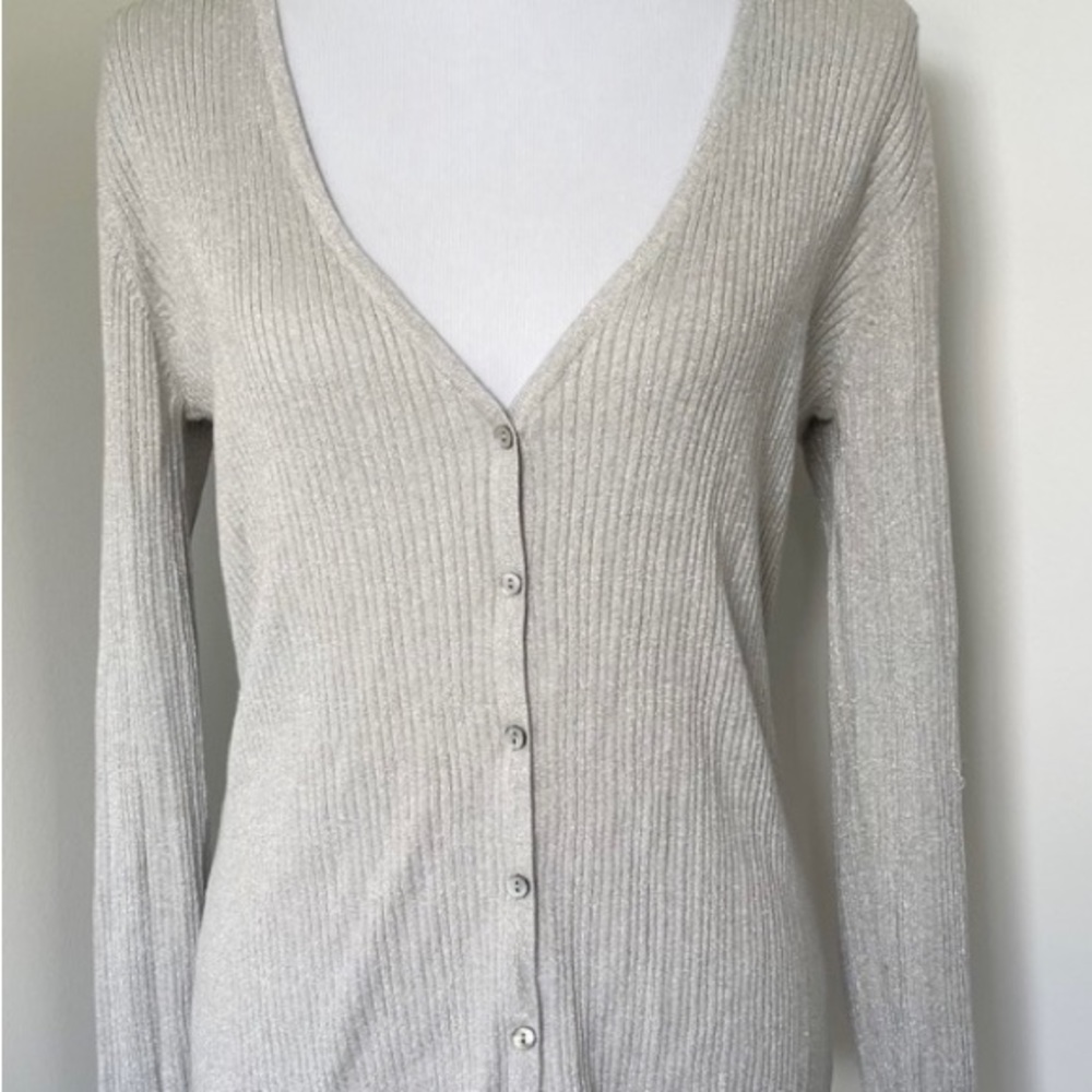 🐨 CHICO’S Silver Taupe Shimmer Lightweight Button Up Long Sleeve Cardigan 2 L